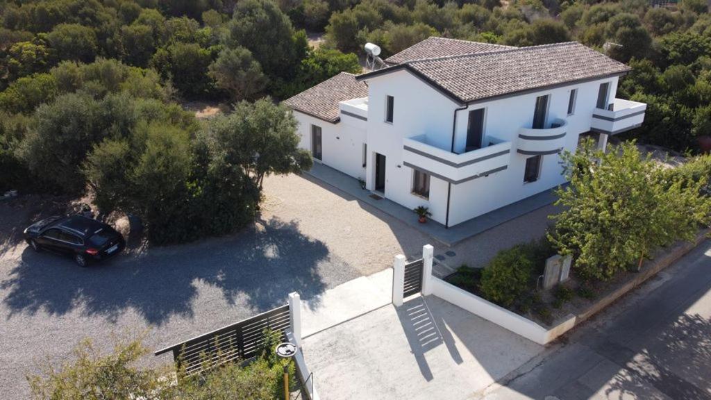 B&B Juniperus SantʼAnna Arresi Dış mekan fotoğraf